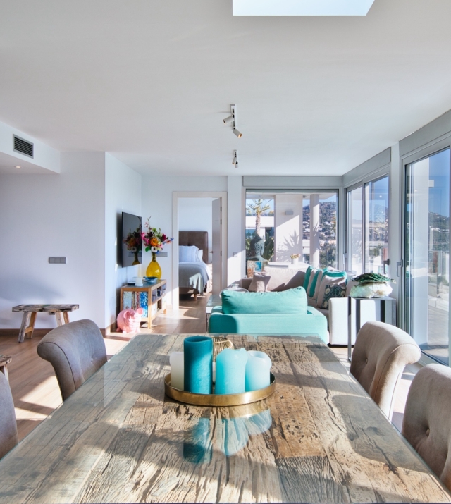 Resa Estates Ibiza te koop penthouse Marina botafoch for sale Ibiza dining table.jpeg